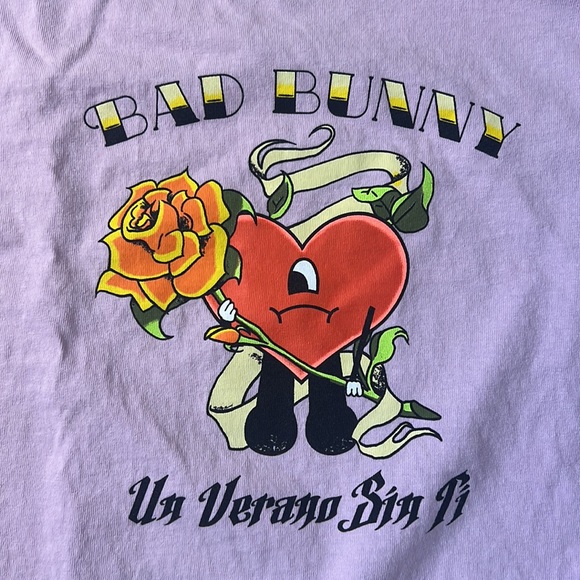 Official 2022 Bad Bunny Un Verano Sin Ti World's Hottest Tour Pink Shirt Small - Picture 2 of 4